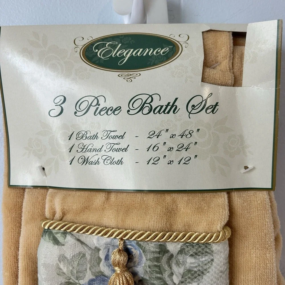 Vintage Three-Piece Bath  Set. Floral Design‎ With Tassel. Elegance. 100% Cotton